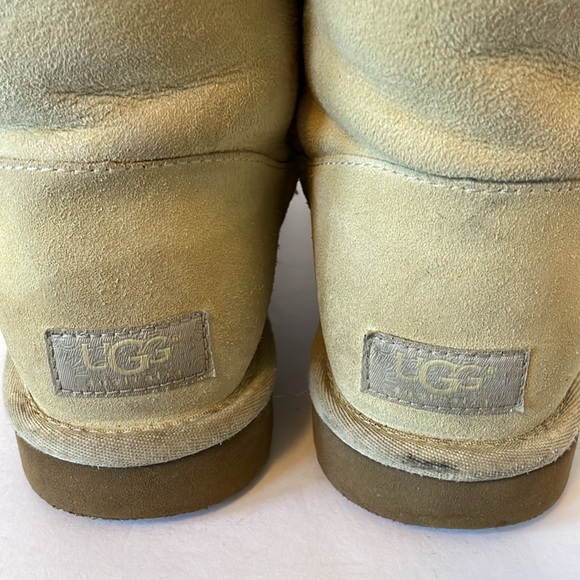 UGG Boot Women’s size  7 - Picture 6 of 8
